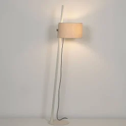 Milan Linood Stehleuchte, geneigt