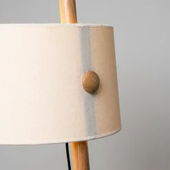 Milan Linood Stehleuchte, geneigt