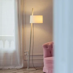 Milan Linood Stehleuchte, geneigt