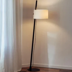 Milan Linood Stehleuchte, geneigt