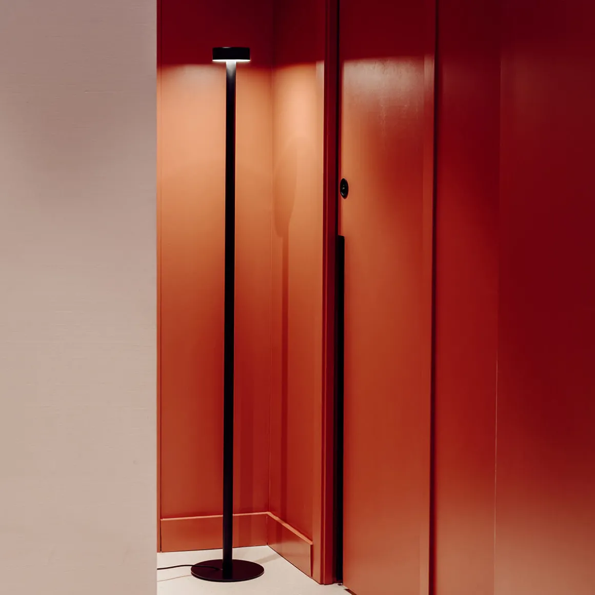 Milan Peak Lane LED Stehleuchte