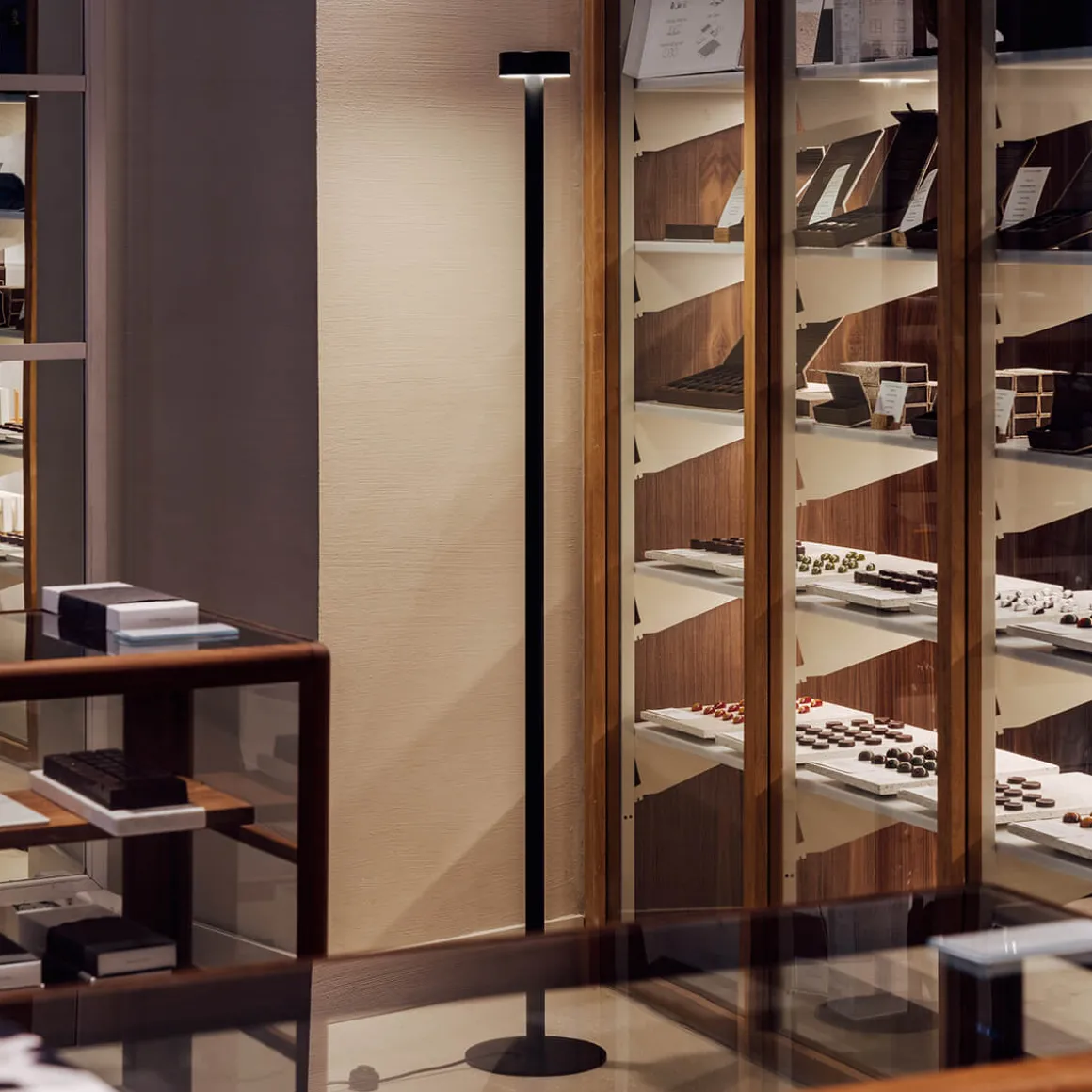 Milan Peak Lane LED Stehleuchte