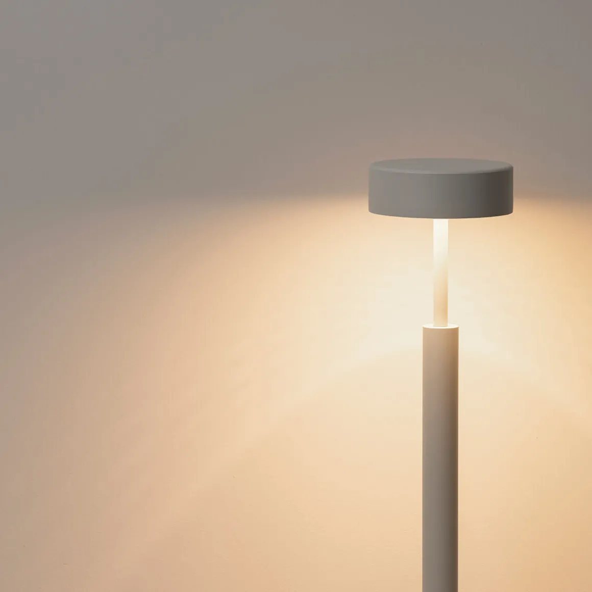 Milan Peak LED Stehleuchte