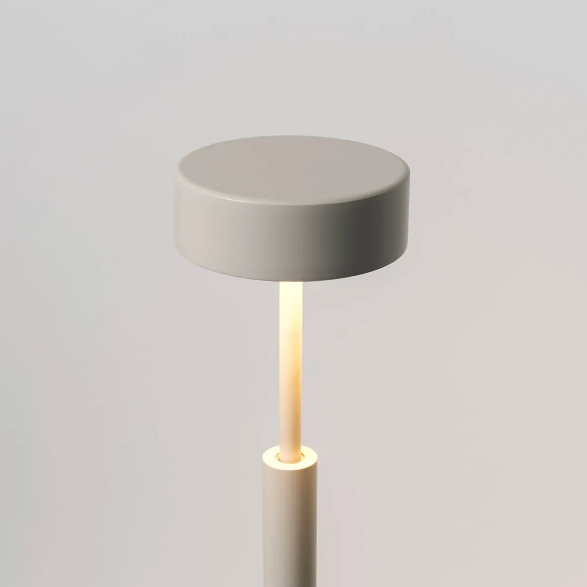 Milan Peak LED Tischleuchte