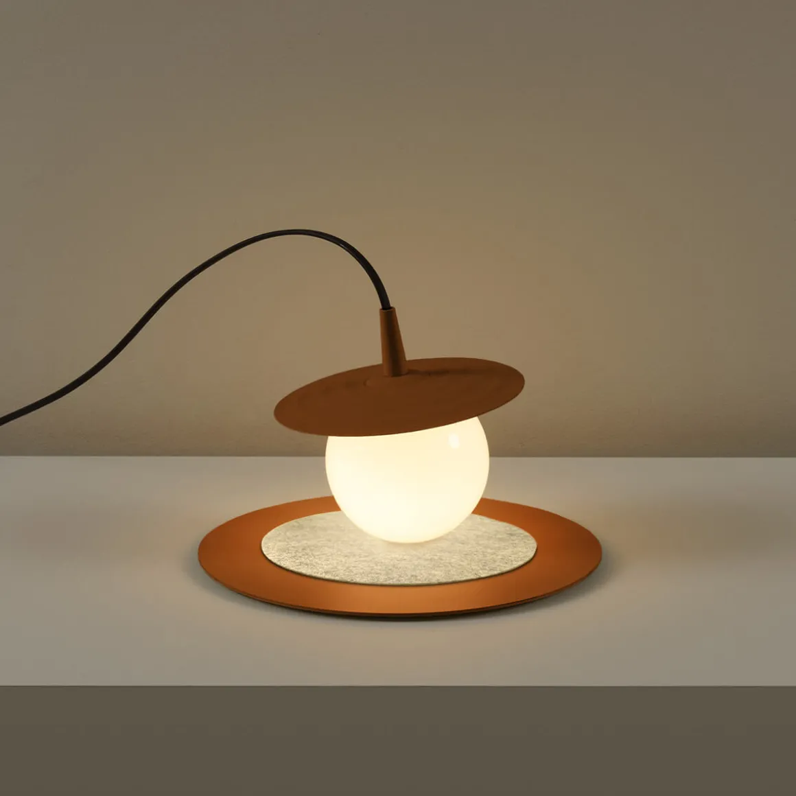 Milan Symphony Movement Tischleuchte