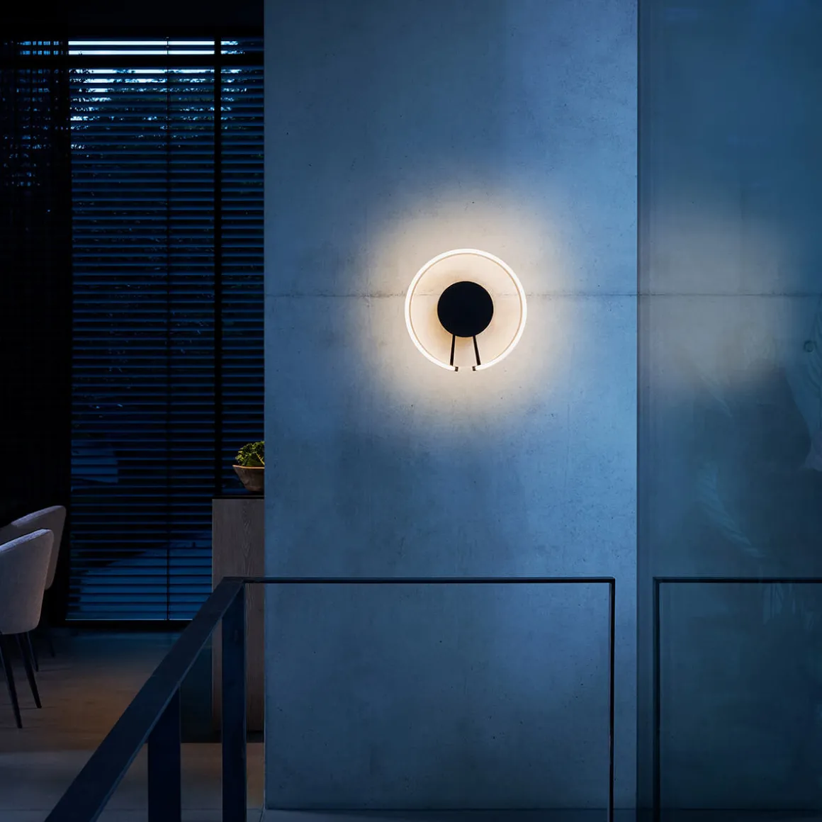 Occhio Mito aura 40 wide LED Wand- / Deckenleuchte, Base: schwarz matt