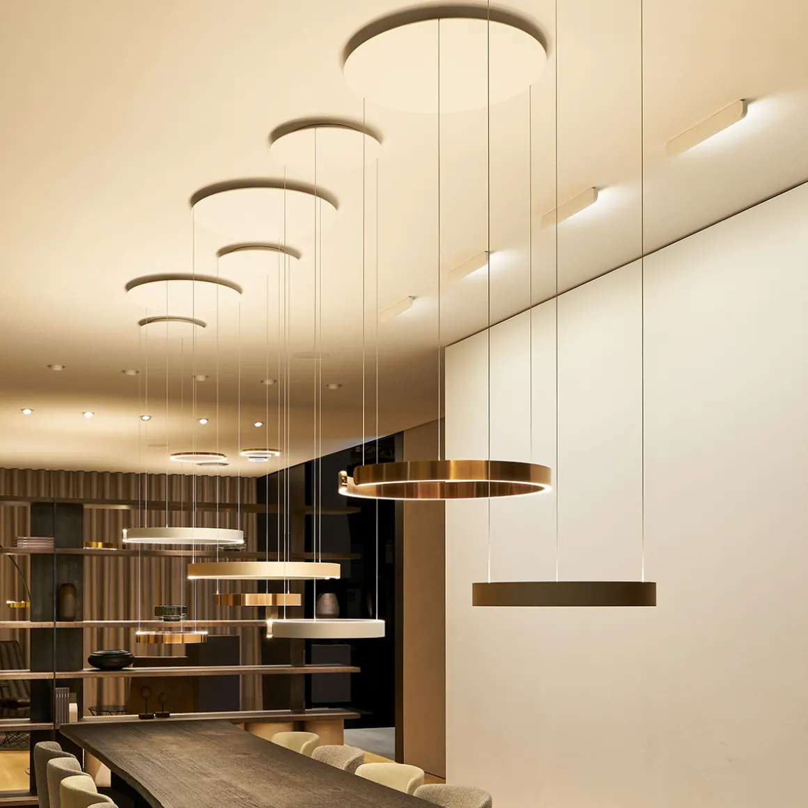 Occhio Mito sospeso 60 var up "air" wide LED Pendelleuchte, variabel