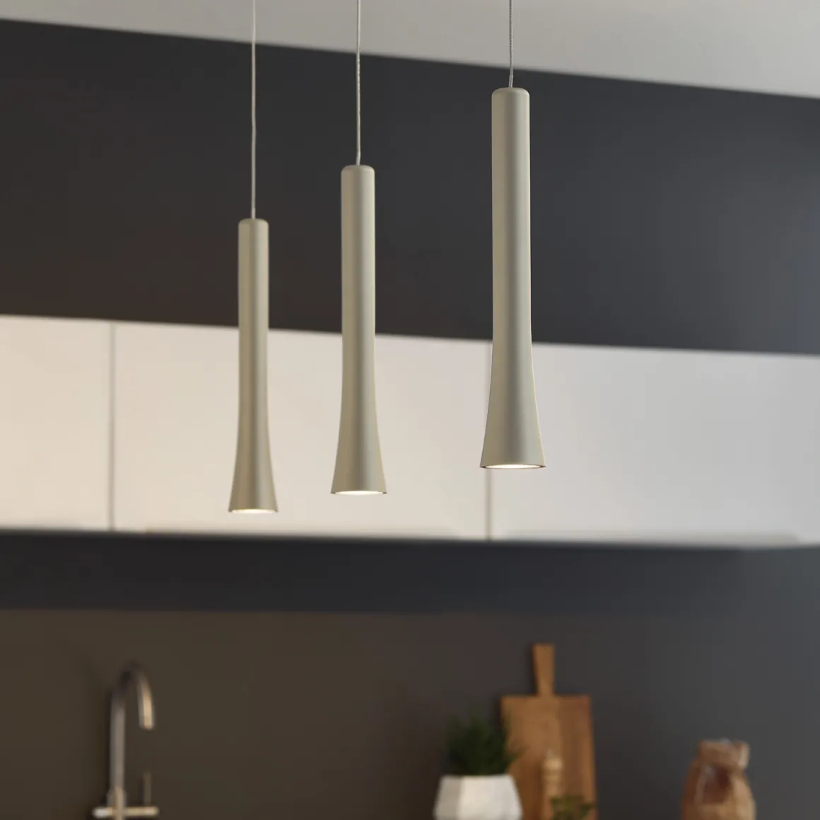 Oligo Rio LED Pendelleuchte, 3-flg., unsichtbare Höhenverstellung, Baldachin: weiß matt