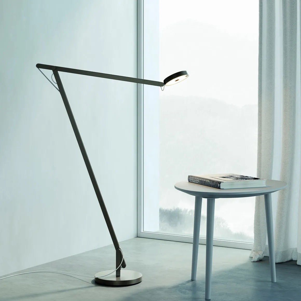 Rotaliana String F1 Dim-to-Warm LED Stehleuchte