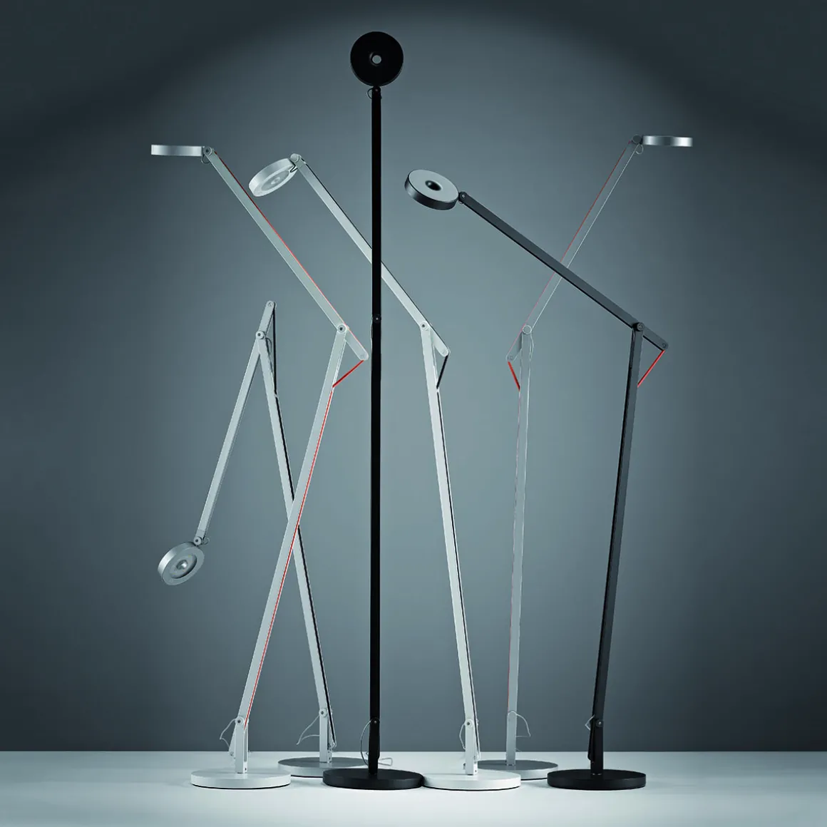 Rotaliana String F1 Dim-to-Warm LED Stehleuchte