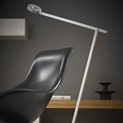 Rotaliana String F1 Dim-to-Warm LED Stehleuchte