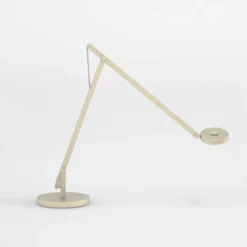 Rotaliana String T1 Dim-to-Warm LED Tischleuchte