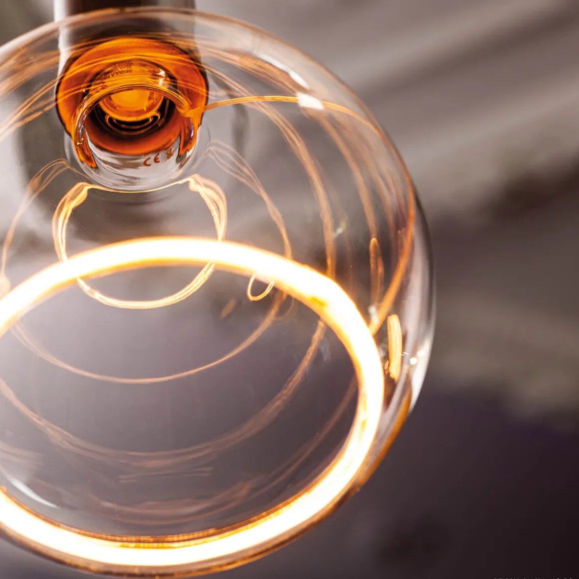 Segula LED Floating Globe 125 klar E27, 4,5 W, 2200 K, dimmbar