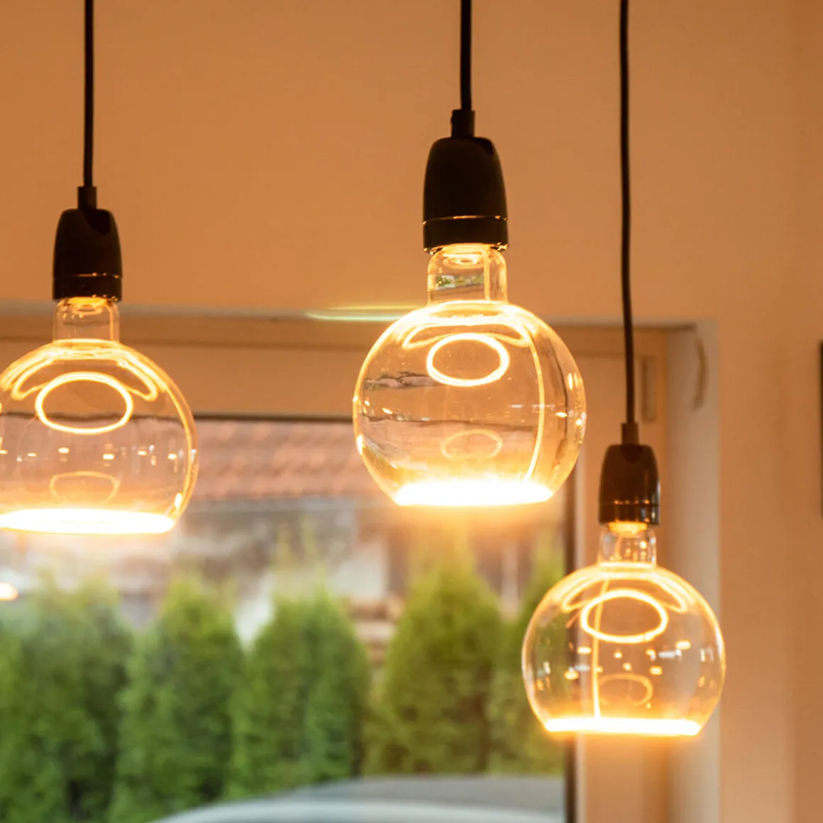 Segula LED Floating Globe 150 klar E27, 4,5 W, 2200 K, dimmbar