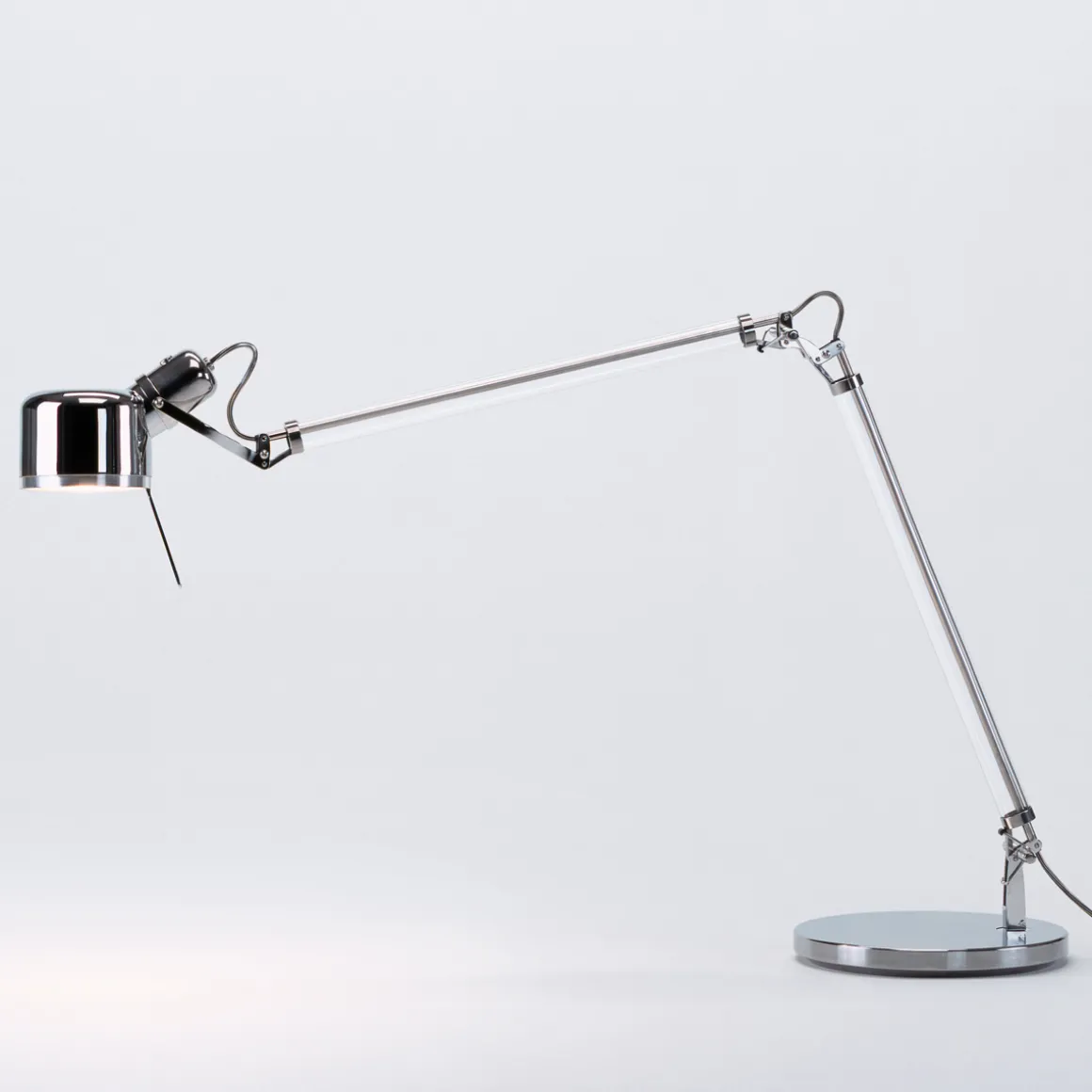 serien.lighting Job Table LED Tischleuchte