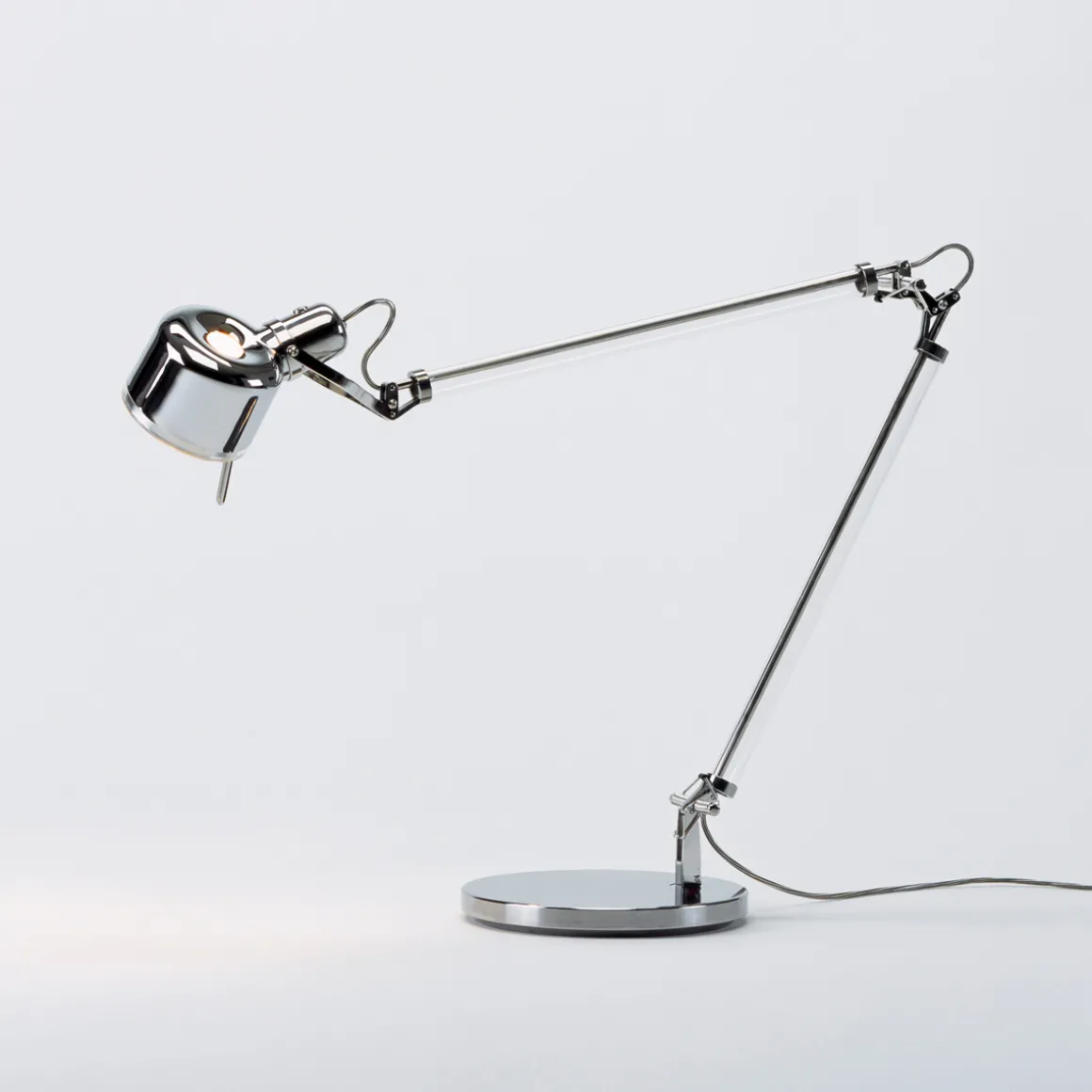 serien.lighting Job Table LED Tischleuchte