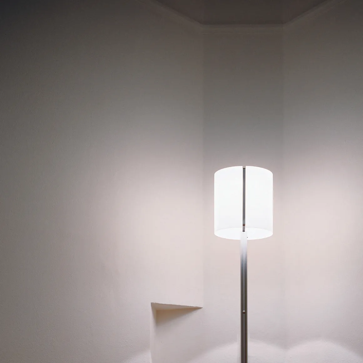 serien.lighting Jones Floor S