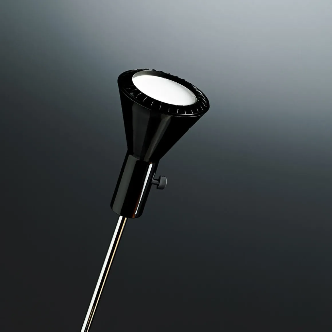 Tecnolumen ES 57 LED Stehleuchte