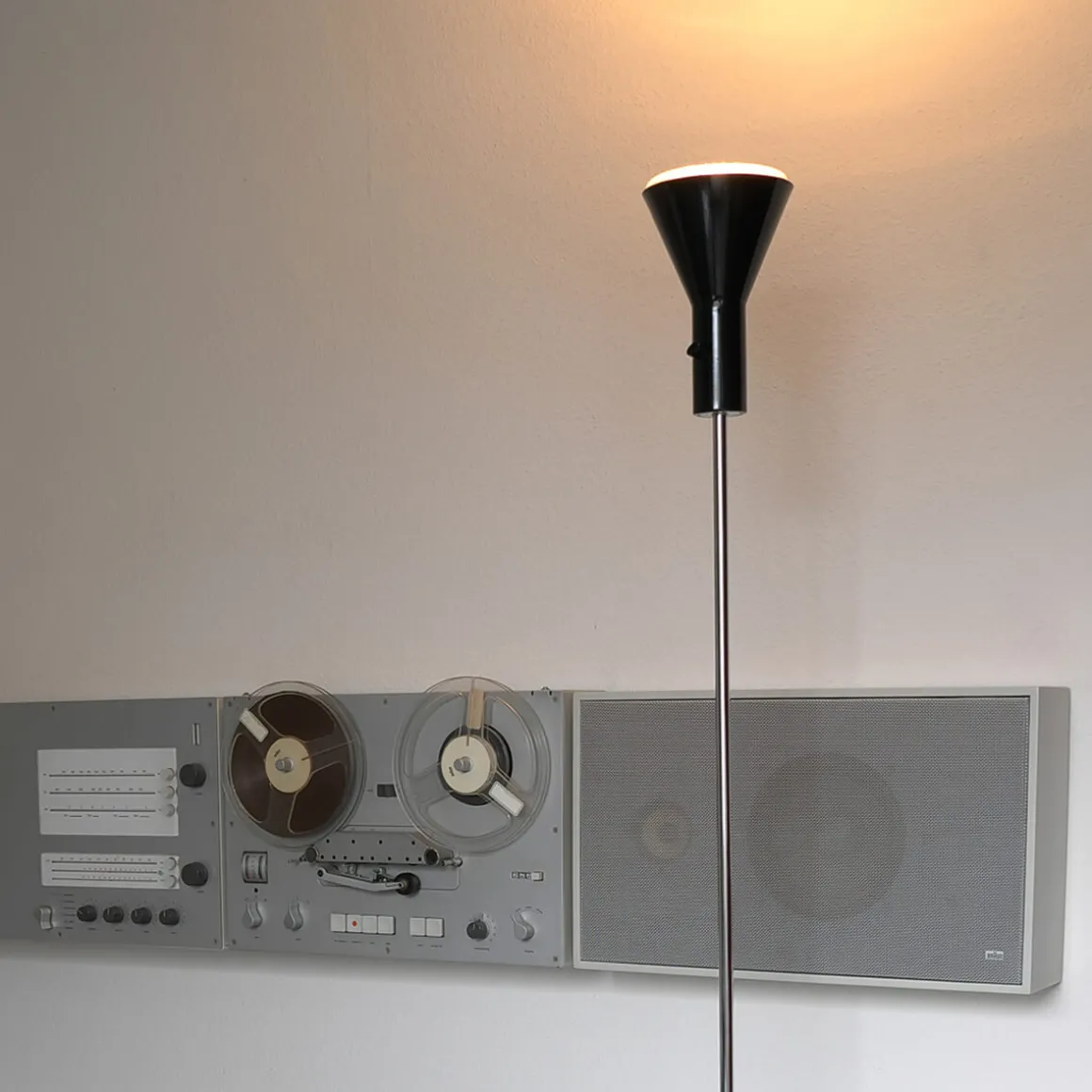 Tecnolumen ES 57 LED Stehleuchte