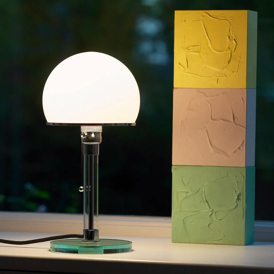 Tecnolumen Wagenfeld Tischleuchte WG 24