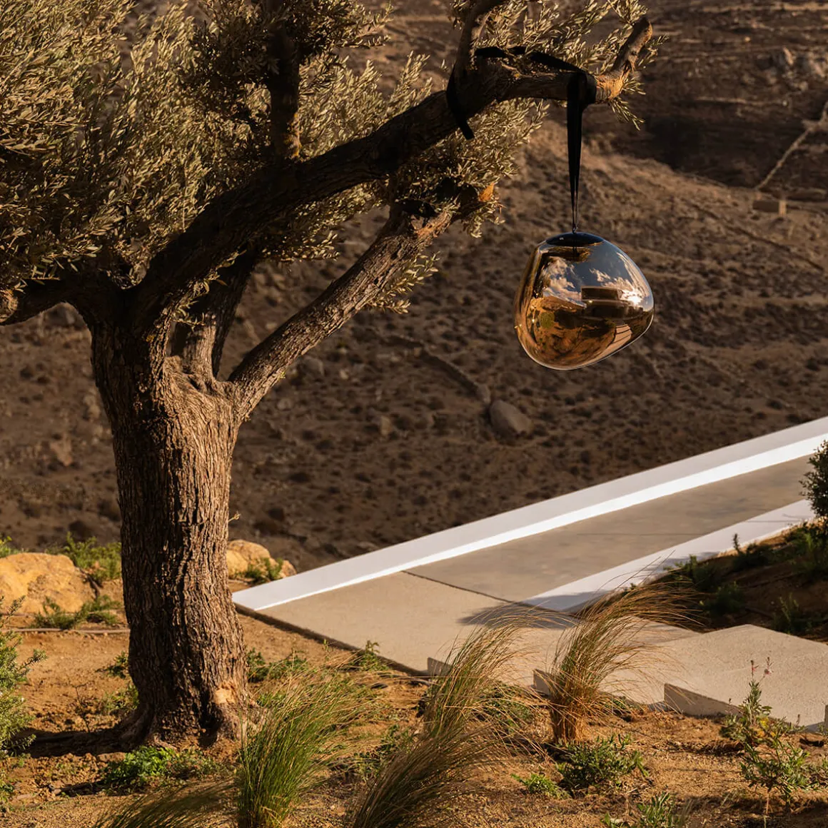 Tom Dixon Melt Large Portable LED Akkusteh- / Pendelleuchte