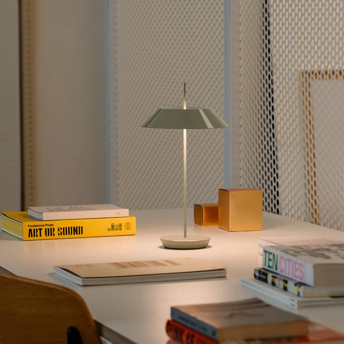 Vibia Mayfair Mini 5495 LED Akkuleuchte