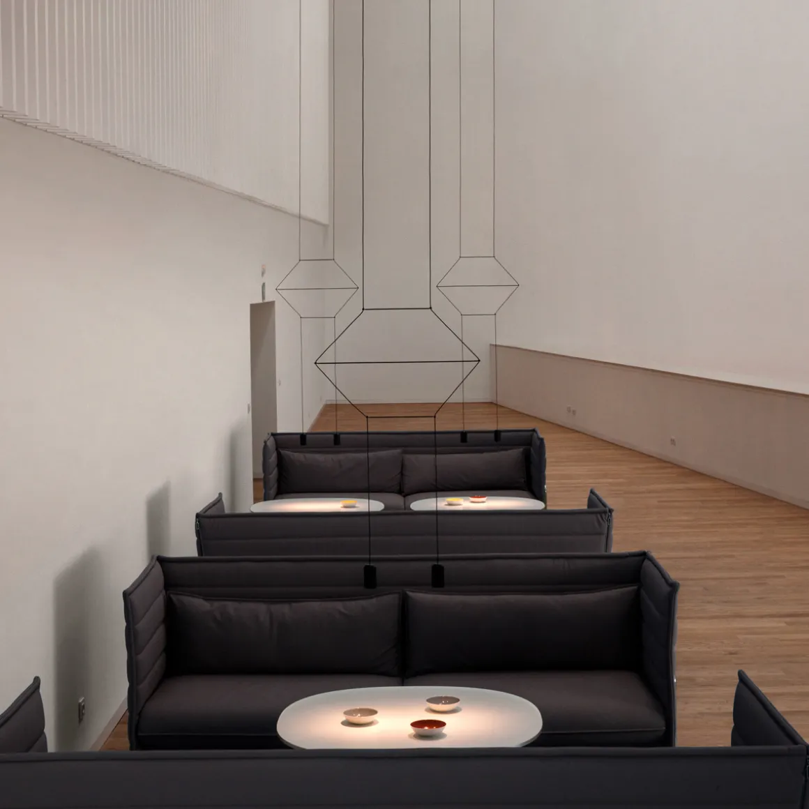 Vibia Wireflow LED Pendelleuchte, linear