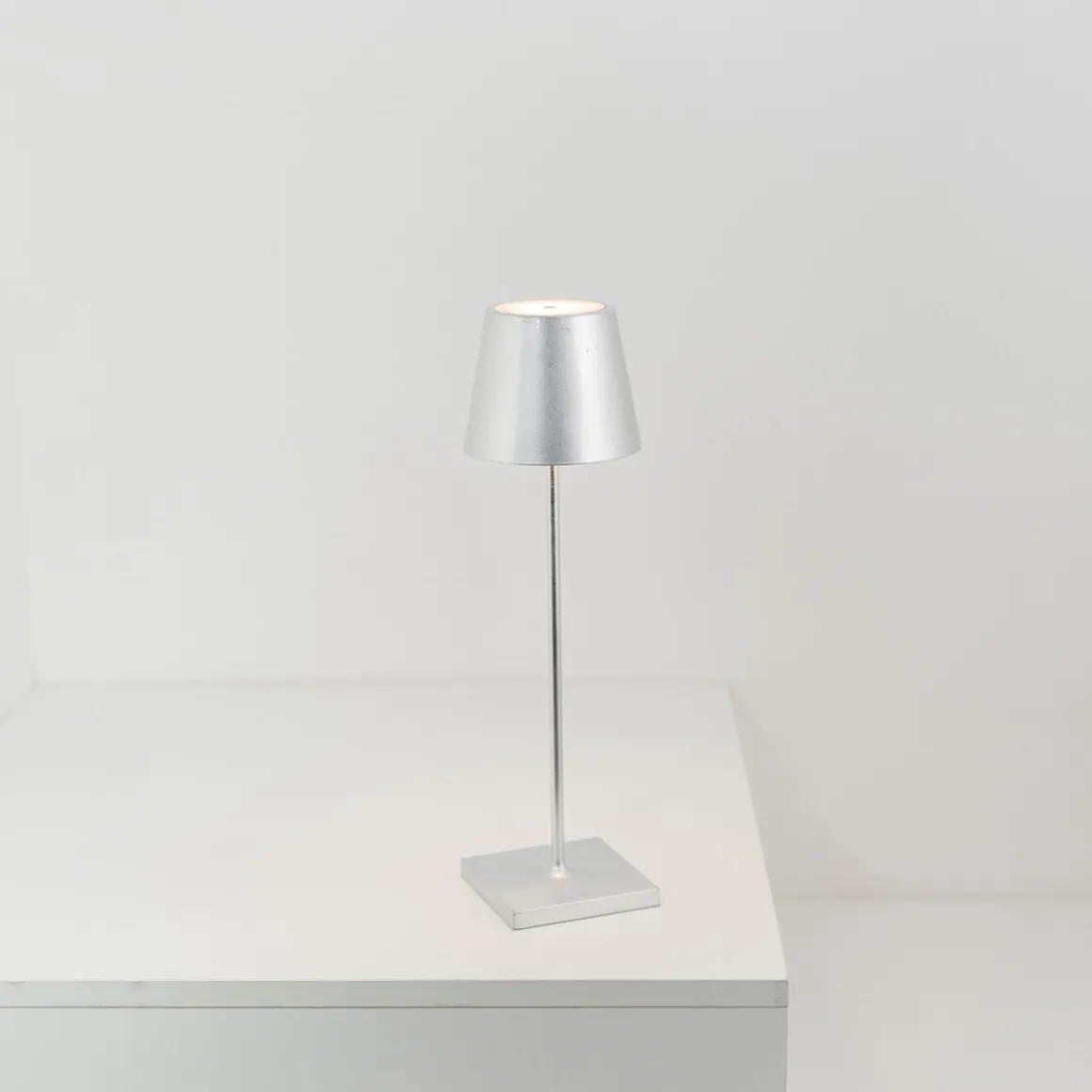 Zafferano AiLati Poldina Pro LED Akkuleuchte