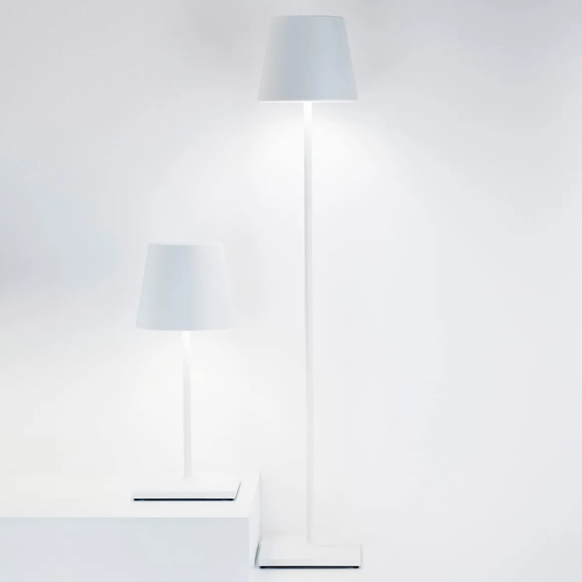 Zafferano AiLati Poldina XXL Pro LED Akkutisch- / Stehleuchte