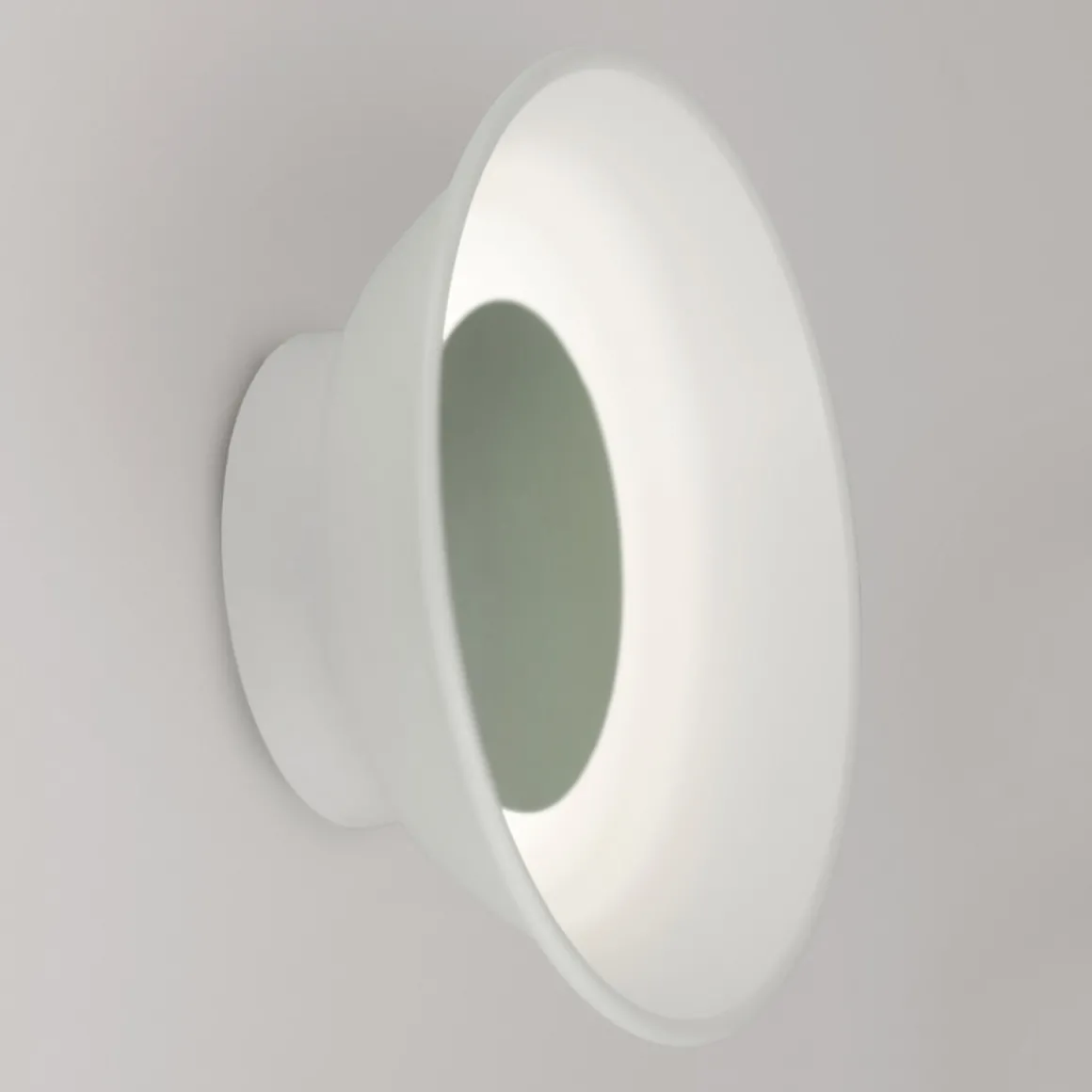 Zava Reverb LED Wand- / Deckenleuchte